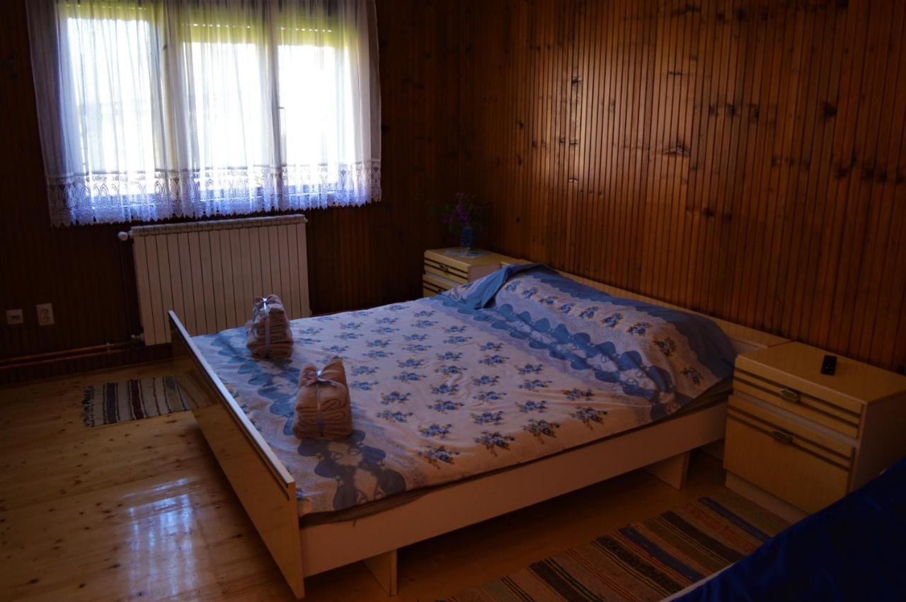 Suricka Bajka Appartement Loznica Buitenkant foto