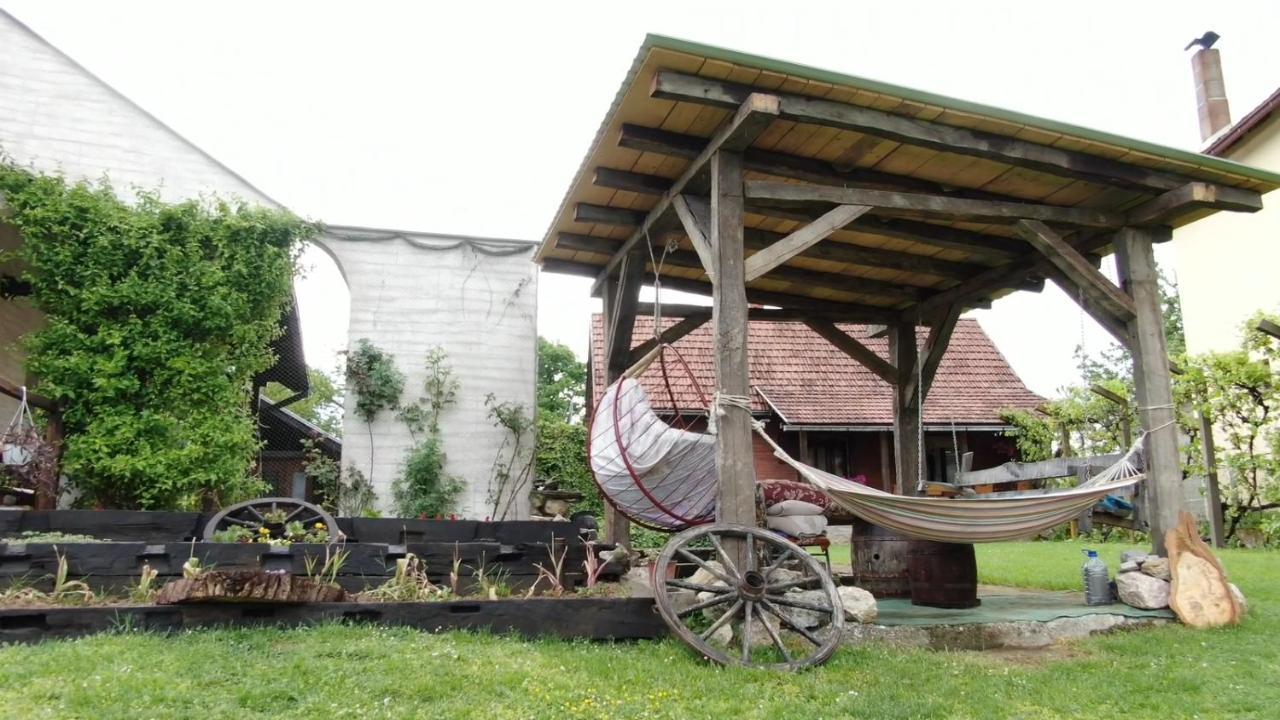 Suricka Bajka Appartement Loznica Buitenkant foto