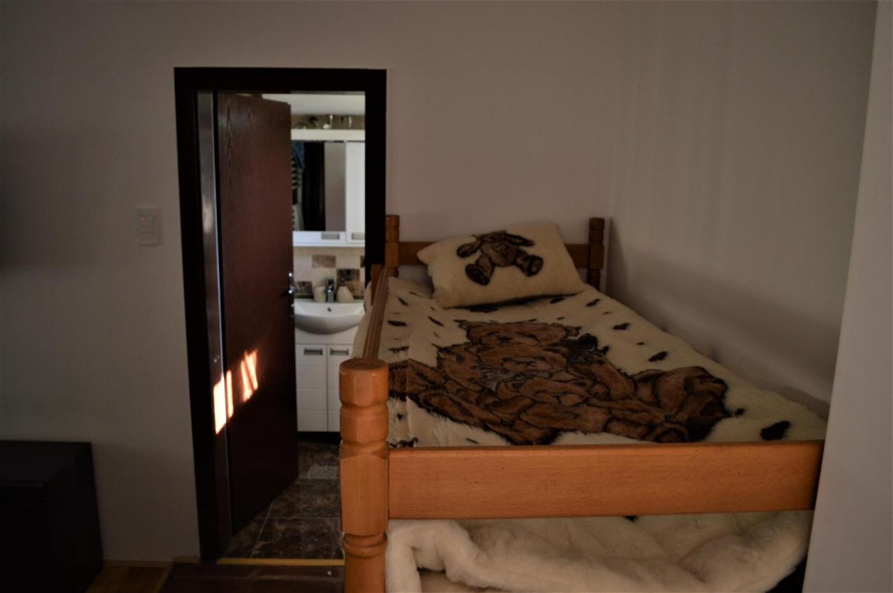 Suricka Bajka Appartement Loznica Buitenkant foto