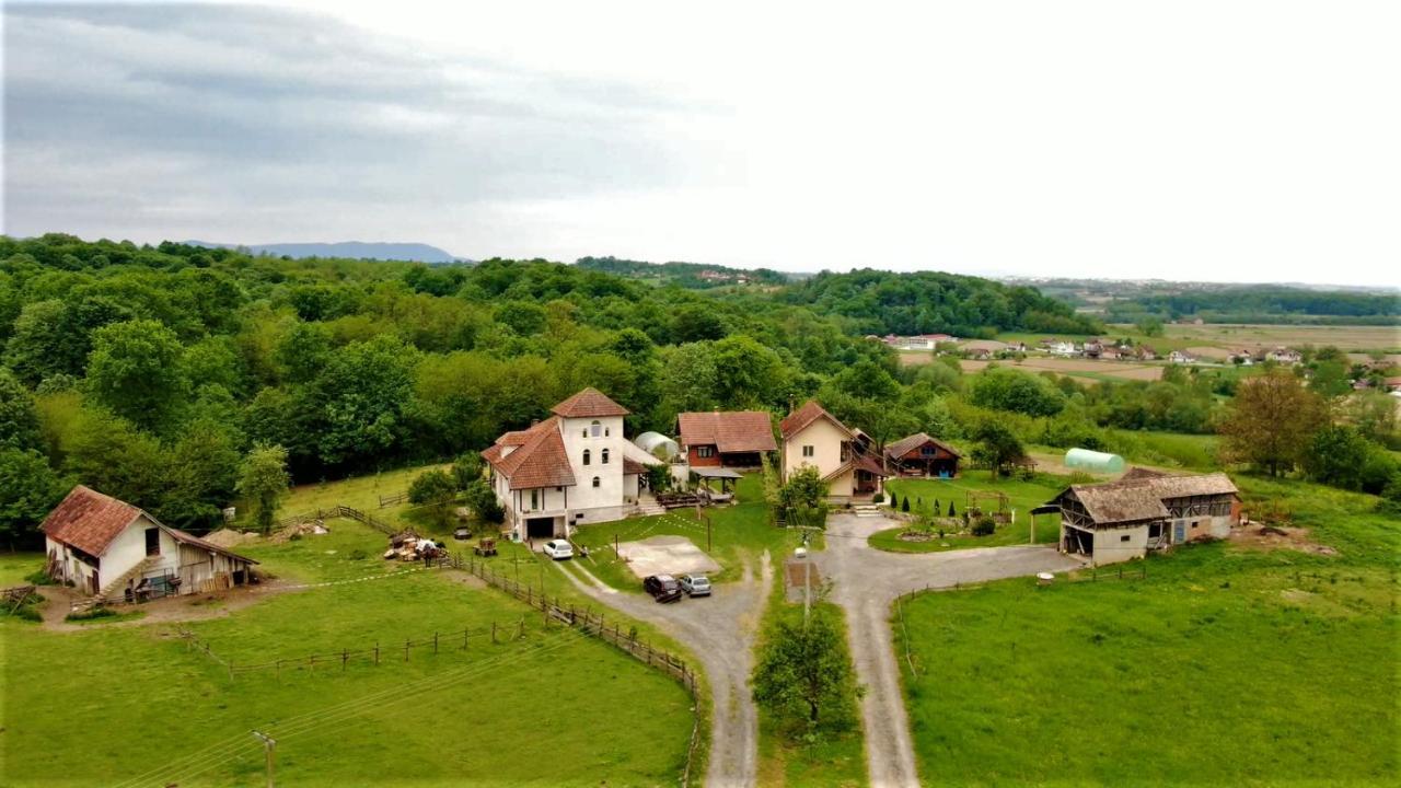 Suricka Bajka Appartement Loznica Buitenkant foto