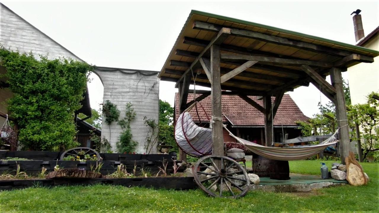 Suricka Bajka Appartement Loznica Buitenkant foto